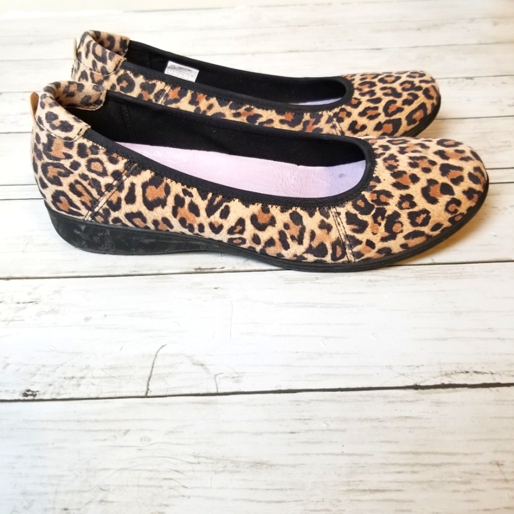 Aravon Abbey Leopard Print Ballet Loafers